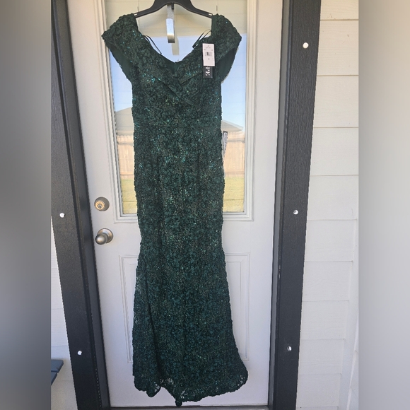 $259 XSCAPE Soutache Cap Sleeve Asymmetric Neck Long Dress Sz 8 Green Holiday - Picture 3 of 16
